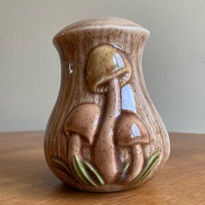 Vintage ceramic Arnels mushroom shaker